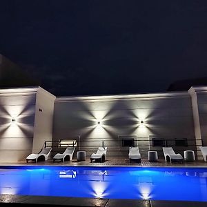 Hotel Alvarado Suites
